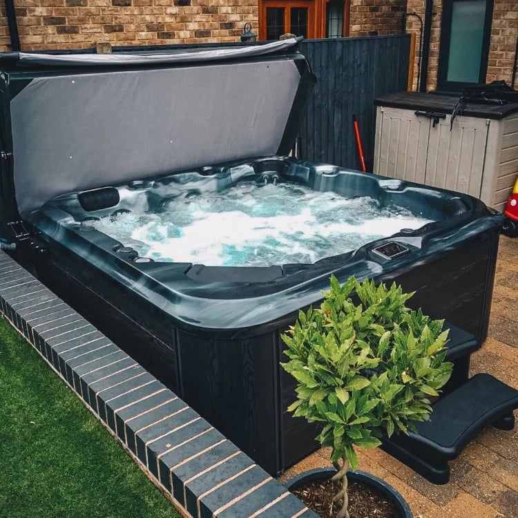 H2O 6000 Series 6-Person 32A Hot Tub