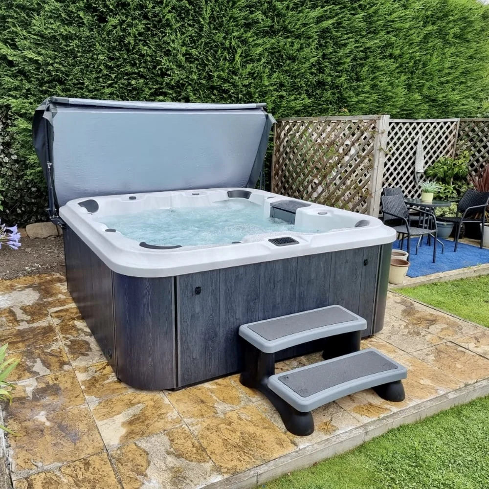 H2O 7000 Series 7-Person 32A Hot Tub