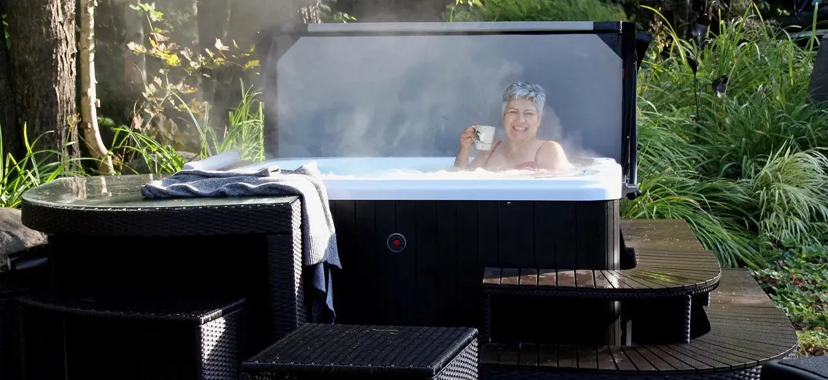 Canadian Spa Company Manitoba 14-Jet 4-Person Hot Tub Canadian Spa Company