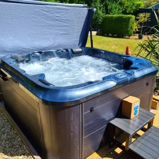 H2O 4200 Series 5-Person Twin-Lounger Hot Tub H2O Hot Tubs