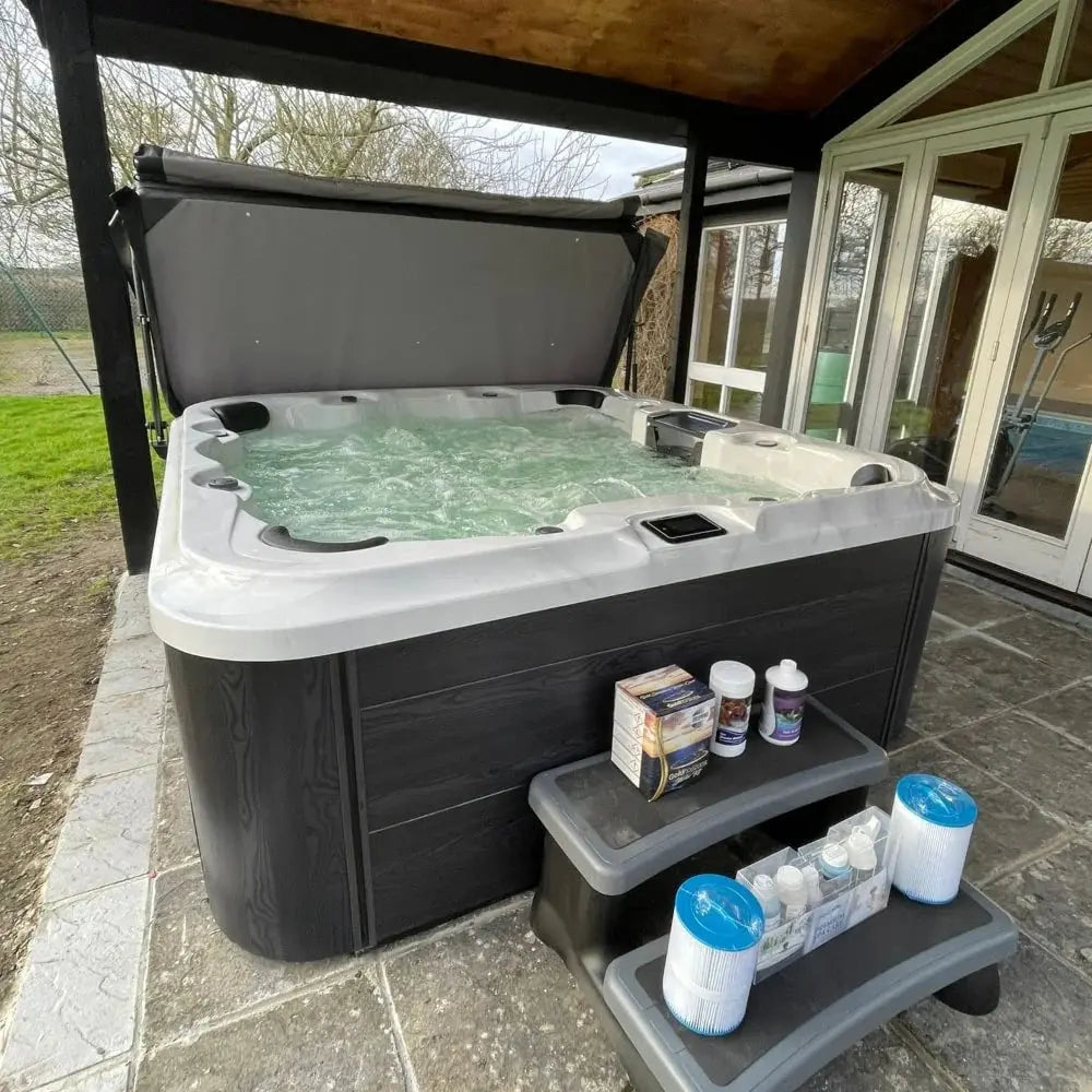 H2O 7000 Series 7-Person 32A Hot Tub H2O Hot Tubs