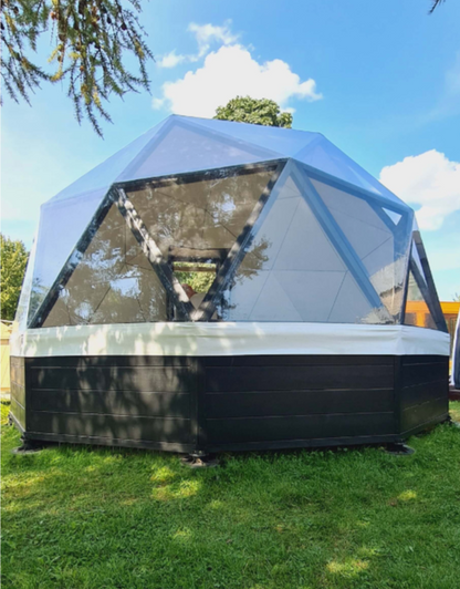 Stargazer Serenity: Luxury Glamping Pod